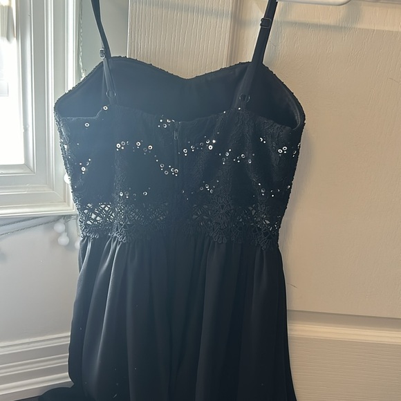 Beautiful dress for graduation or party’s - Picture 2 of 2
